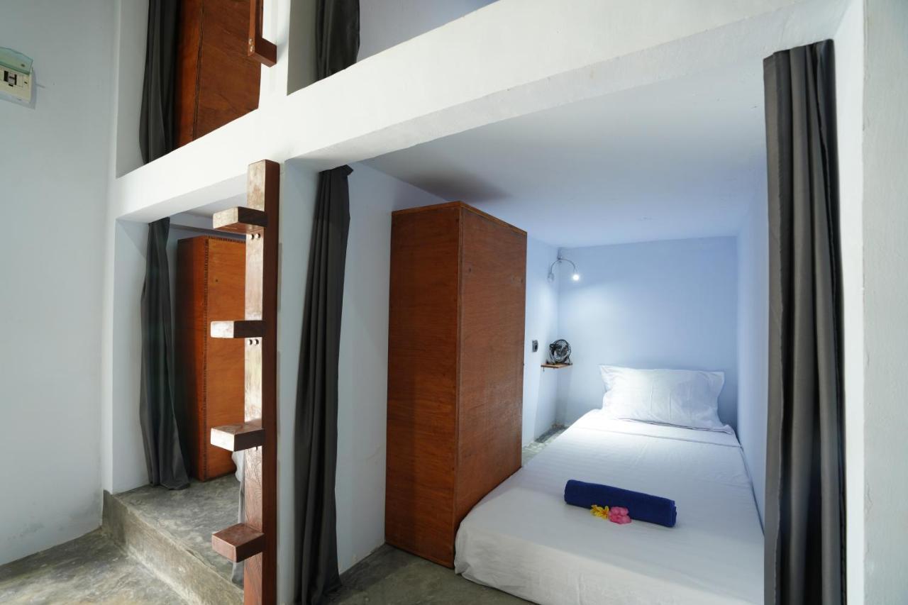 Waiwas Hostel Kuta  Exterior foto