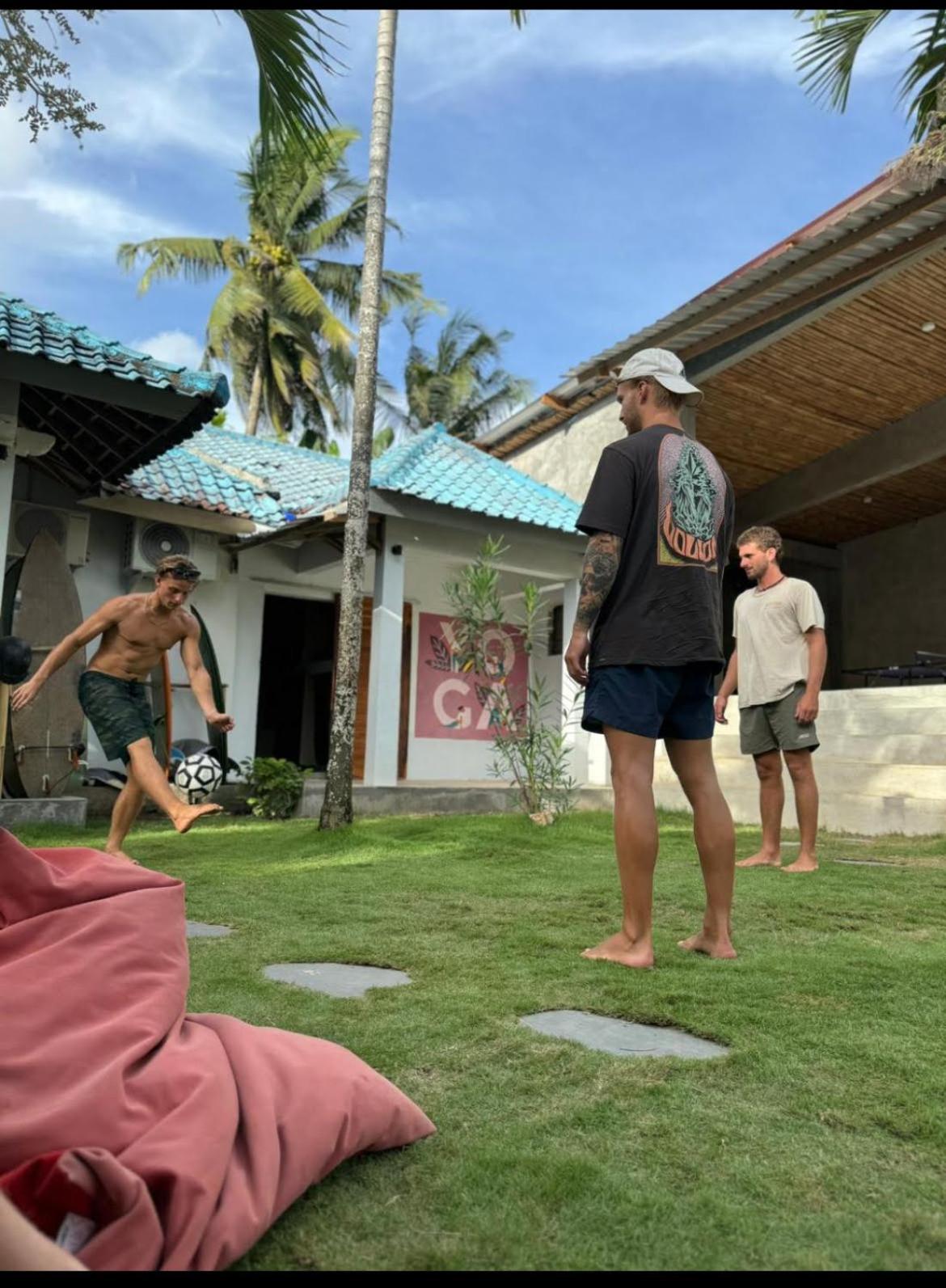 Waiwas Hostel Kuta  Exterior foto